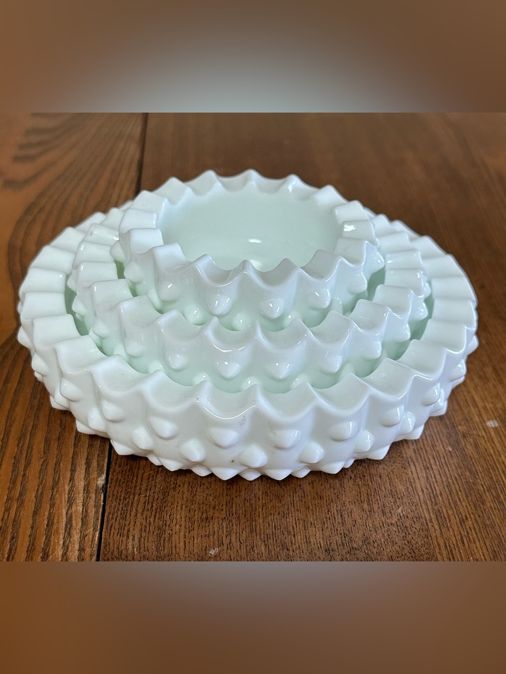 Set of 3 Vintage Fenton white hobnail round nesting ashtray trinket dishes - Picture 2 of 9